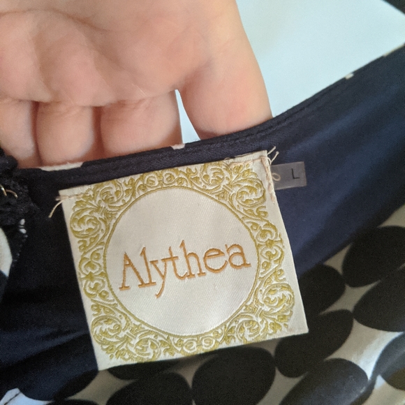 Fit and flare v-neck vintage style polka dot dress - Picture 4 of 4